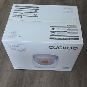 Cuckoo Multifunction Electric Rice Cooker And Warmer In White And Silver